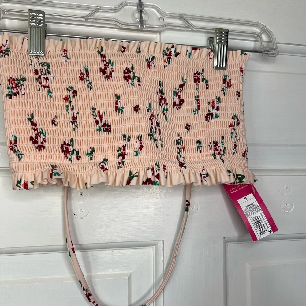 Xhilaration NWT Pink Floral Smocked Top